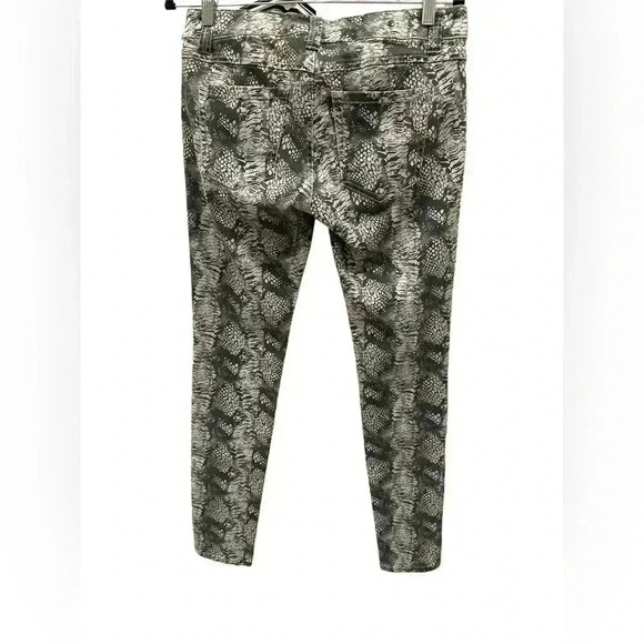 - Cabi Snakeskin Look Jeans Size 4. Used in Good Condition. - Picture 2 of 5